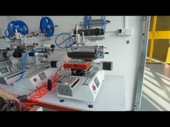 Macchina semiautomatica per l'etichettatura piatta